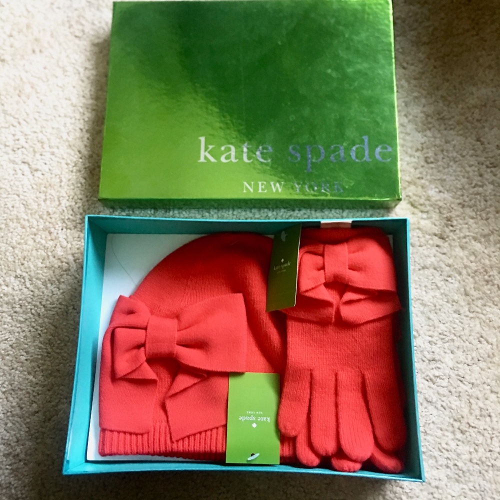 Brand new Kate Spade holiday set